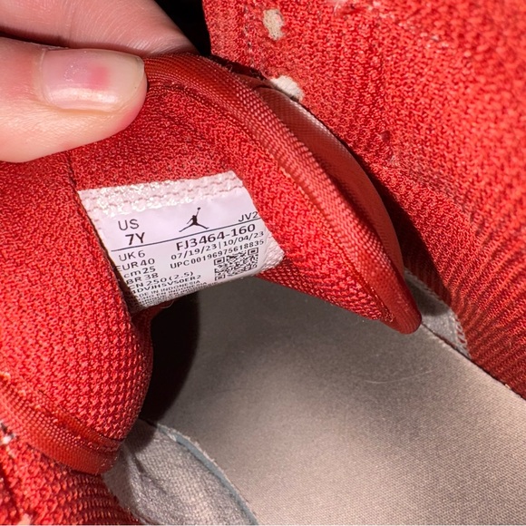 Nike White and Red Women's Sneakers - Picture 5 of 11